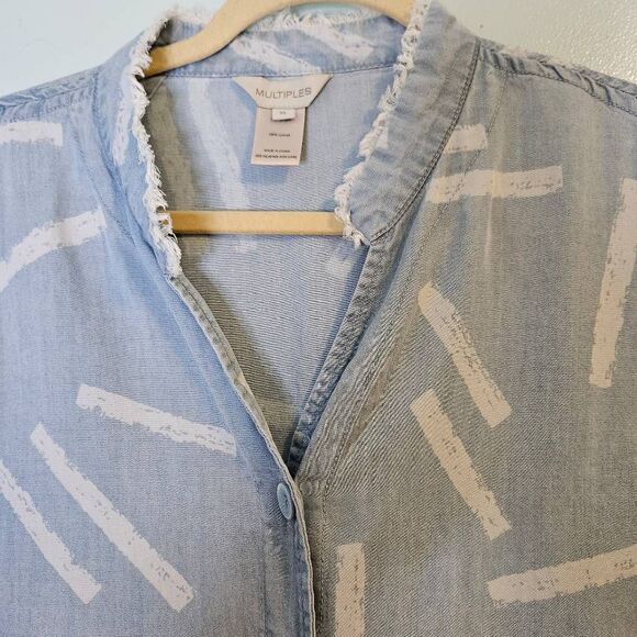 Multiples soft light denim shirt. Size XL.   #843 - Picture 4 of 6